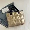 2026 Nova Moda Tendência Bolsa Tote Acolchoada de Algodão Grande Capacidade Feminina Casual Estilosa Simples Bolsa de Ombro Sob o Braço