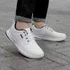 Zapatos casuales de cuero estilo británico para otoño e invierno, zapatos de cuero ligeros y de suela blanda para hombre, zapatos deportivos resistentes al agua para ventas transfronterizas