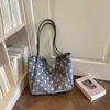 Bolso de mano único y elegante de lunares para mujer, nuevo bolso de hombro casual de moda 2026, bolso de gran capacidad para el trabajo