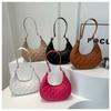 Bolso romboidal en forma de media luna para mujer, primavera/verano 2024, nuevo bolso de hombro de estilo occidental coreano a juego.