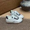 Zapatos de Entrenamiento Alemanes Gu Yun para Aumentar la Altura Mujer 2026 Nuevo Otoño Estatura Baja Retro Suela Gruesa Zapatos Deportivos Casuales Forrest Gump