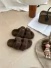 Pantuflas peludas para exteriores para mujer, nuevo estilo otoño 2026, modernas y casuales, con suela plana y diseño de una sola tira