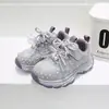 Zapatos de cuero nuevos para niños al por mayor, tallas 27-31, zapatillas para niños medianas y grandes, zapatos tipo papá para niñas casuales con pedrería completa 6650