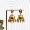 Campana de viento hueca de estilo étnico retro dorado, campana colgante, aretes, aretes de moda bohemios de alta gama con incrustaciones de diamantes para mujer