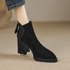 Sapatos Femininos Artesanais 2026 Outono e Inverno Novos Moda Retrô Costura Salto Bloco Botas Curtas Femininas Zíper Traseiro Botas de Salto Alto Bico Fino