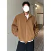 Jaqueta bomber Cleanfit desconstruída com gola alta para homens, jaqueta de baseball curta estilo americano com silhueta de ombro estruturada, jaqueta workwear