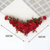 Nuevas decoraciones de techo para interiores para habitaciones de bodas, con flores simuladas dispuestas en un diseño de cuatro esquinas, creando una escena floral festiva y hermosa para la sala de estar