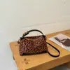 Bolso de mano personalizado estilo coreano transfronterizo para mujer, nuevo modelo 2026, bolso cruzado elegante y chic, bolso tipo almohada de moda