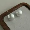 Pendientes de metal mate con personalidad exagerada retro francesa para mujer, aretes de moda de temperamento versátil de nicho de Corea del Sur
