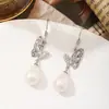 Pendientes de Perla Mariposa Hueca Pendientes de Moda Elegantes de Nicho Lujo Ligero Alto Sentido Pendientes Frescos de Verano Joyería para Mujer