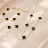Fornecimento Direto da Fábrica Cor Titânio Aço Colorfast Dupla Face Trevo de Quatro Folhas Pulseira Colar Brinco Stud Conjunto Corrente Clavícula Luxo Leve Atacado