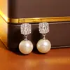 Brincos Stud Geométricos de Zircônia e Pérola da Moda com um Toque de Luxo, Brincos Versáteis Exquisitos para o Dia a Dia, Brincos Elegantes Estilo Deusa com Temperamento