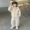 Traje para Niños Otoño Invierno 2026 Nuevo Estilo Coreano Ropa Fresca para Niños Pequeños Ropa de Invierno Sudadera con Capucha Ropa Infantil Estilo Coreano
