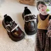 Zapatos de Cuero para Niñas 2026 Otoño/Invierno Nuevos Zapatos Infantiles Niñas Pequeñas Estilo Princesa Mocasines de Suela Suave Zapatos de Algodón Mocasines