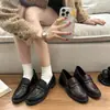 Zapatos de tacón grueso con punta redonda de moda para nicho, Mocasines sencillos casuales estilo británico sin cordones, Zapatos de cuero de corte medio con tacón grueso