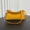 Diseño Nicho Francés Estilo Minimalista Piel de Vaca Bolso de Hombro Bajo el Brazo para Desplazamientos Simple Moda Versátil Bolso Baguette de Moda para Mujer