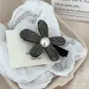 Grampo de Cabelo Elegante Flor Completa de Diamante Estilo Luxo Leve, Clipe Lateral de Pérola Versátil, Clipe para Franja, Presilha de Cabelo com Diamante Side Flash, Acessórios de Cabelo para Mulheres