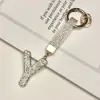 Pingente de chaveiro de carro com 26 letras em inglês cravejado de diamantes transfronteiriço, decoração de bolsa com strass de argila, atacado de chaveiro de celular