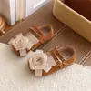 Zapatos Mary Jane florales para niñas, colección primavera/otoño 2026, con cierre de hebilla, suela suave, estilo princesa, gamuza retro, zapatos de un solo color de punta baja para niñas pequeñas