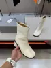 Versión de cuero de botas Martin de moda nicho con punta dividida para mujer, botines de tacón grueso, botas de moda de tacón alto adelgazantes y elegantes, botas de mujer pezuña de cerdo