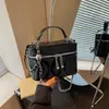 Bolsas de mano para mujer transfronterizas, nuevo estilo otoño 2026, bolso acolchado con cadena inspirado en Chanel, bolso de mano moderno y a la moda, bolso de hombro, bolso cruzado