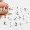 26 letras inglesas aleación colgante diy pulsera collar pendientes accesorios de joyería fabricantes de colgantes en stock venta al por mayor