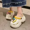 Calzado Exterior Grueso de Dibujos Animados con Suela Gruesa Zapatos Cueva Tacón Súper Alto para Mujer 9.5CM Vestido de Verano Chanclas Baotou de Playa