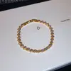 Pulsera con Cierre de Corazón de Circonia Chapada en Oro Real de 18k Pulsera Versátil de Moda para el Trabajo Joyería de Mano de Lujo Ligero y Acabado de Alta Gama para Mujeres