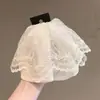 Clip de Ponytail para Dobladillo de Falda de Malla Bordada con Encaje Blanco Lunar y Perlas, Accesorio para el Cabello Único y Elegante para la Parte Posterior de la Cabeza