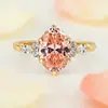 Anillo de estilo vintage color rosa-naranja padparadscha con brillo de atardecer, incrustado con diamantes de alto carbono, anillo de boda de cuerda retorcida color huevo de paloma para mujer