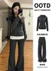 Traje casual a rayas para mujer estilo old money, chaqueta de cuello alto ajustada y pantalones rectos para un look relajado, otoño 2026