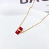 Cross-border novo personalizado francês geométrico colorido zircão design diamante pingente colar feminino titânio aço malha vermelho jóias