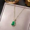 Cadena de clavícula de acero de titanio estilo retro nacional moda candado de paz de jade colgante de izaje todo partido temperamento accesorios de estilo chino de alta calidad