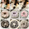 Scrunchie atmosférico para mulheres, elástico de cabelo elegante em renda floral. Acessórios em estoque para atacado
