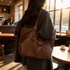 Bolsa Retrô Feminina Grande Capacidade 2025 Nova Outono e Inverno Versátil Bolsa de Ombro Transfronteiriça Bolsa Feminina Simples Bolsa Tote para o Dia a Dia