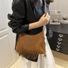 Bolso de Gran Capacidad para Mujer 2025 Otoño Nueva Moda Retro Bolso de Hombro Cruzado Bolso de Remache de Borla de Alta Calidad