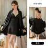 Precioso, sexy, satén sedoso, escote en V pronunciado, corte bajo, push-up, con almohadillas extraíbles, tiras cruzadas, camisón sin espalda con bata exterior 7213
