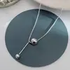 Collar Colgante de Bola Redonda Estilo Nuevo para Mujer, Cadena para Clavícula con Borla de Nicho de Lujo Ligero Cadena Hueso de Serpiente Joyería, Nicho de Lujo Ligero