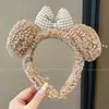 Diadema divertida estilo coreano de dibujos animados para mujer, con diseño de peluche, perfecta para usar al aplicar mascarillas faciales o lavarse la cara, y también adecuada para crear un peinado de coleta alta.