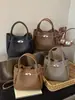 Bolso de Mujer Nuevo Super Popular 2025 con Patrón de Lichi y Acabado de Alta Gama, Versátil para el Trabajo Diario, Bolso de Mano para Otoño e Invierno, Bolso de Hombro y Cruzado