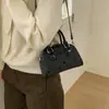 Bolso de Mujer con Diseño de Nicho Estilo Coreano Lunares Moda Concha 2026 Nuevo Versátil Simple Elegante Bolso de Hombro Cruzado