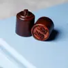 Mango de Sello de Sándalo Rojo Hoja Pequeña Sello Grabado Sello Privado Grabado Redondo Sello Grabado con Láser Nombre Sello en Blanco Grabado al por Mayor
