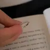 Anillo Abierto en Forma de Y Cepillado Transfronterizo Vintage con Piedras Preciosas para Mujer, Anillo de Dedo Índice de Gama Alta de Nicho, Simple y Moderno