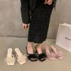 Sandalias Nuevas de Moda Estilo Francés, Suaves Zapatillas de Exterior de Nicho 2025 para Mujer, Tacón Grueso, Ambiente de Verano, Diseño Rojo en Forma de H