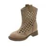 Botas de tornozelo retrô estilo francês de salto baixo, novas botas vazadas versáteis da moda verão 2026, elegantes e antiderrapantes de salto alto