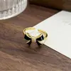Anillo Abierto Vintage de Trébol con Forma de Diamante Floral Gota de Aceite Oscuro con un Toque Único de Nicho de Alta Gama