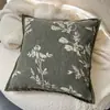 Sofá de Luxo Leve Estilo Vintage com Besta Mítica, Bordas Largas, Almofada Marrom Leopardo Estilo Chinês Novo, Almofada de Cabeceira, Encosto