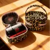 Bolso Pequeño Cuadrado Portátil Nuevo Estampado Leopardo Retro para Mujer Bolsa de Cosméticos Bolsa de Almacenamiento de Viaje de Alto Valor Bolsa de Cosméticos