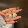 Aretes de Flor de Camelia para Mujer, Aretes de Perlas Estilo Francés, Aretes de Estilo Nuevo, Versátiles y Modernos, con un Diseño Único