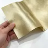 Fabricante fornece papel de parede imitando metal, adesivos de parede autoadesivos para imóveis alugados, renovação de paredes, mudança de cor e adesivos de parede espessados